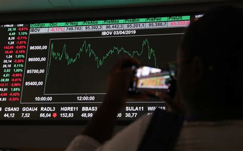 Ibovespa Fecha Em Alta Em Dia Com Liquidez Reduzida E Trump Em Foco