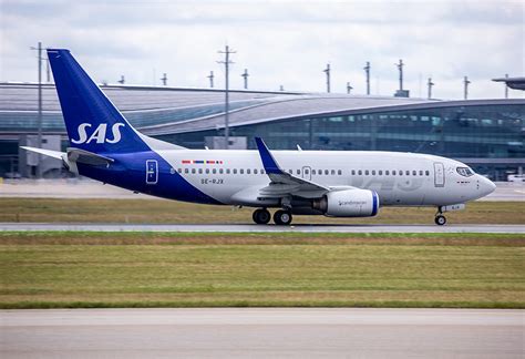 Sas Stanser Flyvninger Til Kyiv Hangar No