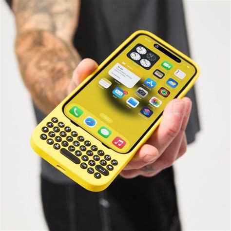 Dezeen Debate Features Mechanical IPhone Keyboard That Readers Have