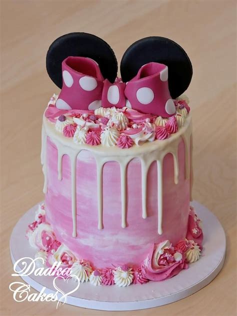 Minnie Mouse Buttercream Cake