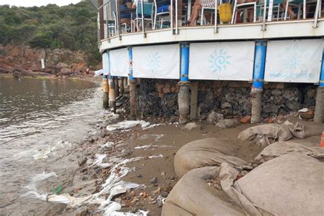 Erosione Delle Rocchette La Regione Dal Spesi Sulla Spiaggia Di