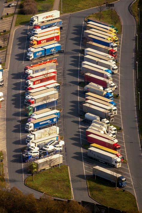 Luftaufnahme Gelsenkirchen LKW Abstellflächen und Freiflächen Lager