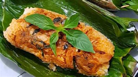 Nasi Bakar Masakan Indonesia Dengan Cita Rasa Dan Aroma Daun Yang Khas