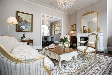 Feast for the Senses: 25 Vivacious Victorian Living Rooms