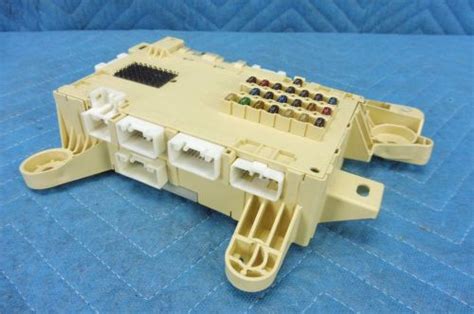 Sell 01 02 Lexus Ls430 Passenger Side Junction Block Fuse And Relay Box 82730 50100 Oem In