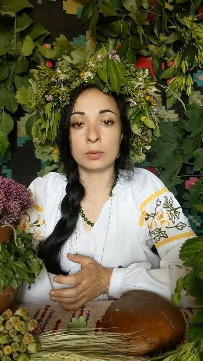 давній Українській звичай ВОДІННЯ ТОПОЛІ на зелені свята - YouTube