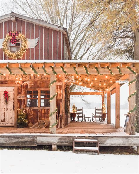 Happy Holidays|Country Christmas Decorating|Rustic Barn in 2023 ...