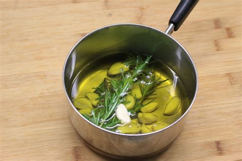 Rosemary Garlic Infused Olive Oil Adds A Nice Kick