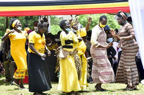 Museveni Gives Out Customary Land Titles To Families In Northern Uganda