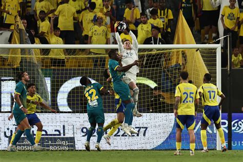 Ronaldo ghi bàn trận thứ 4 liên tiếp cho Al Nassr chia tay đội ngay