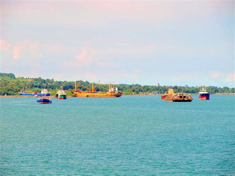 Vessels In Cebu Entering Cebu Northbound Irvine Kinea Flickr