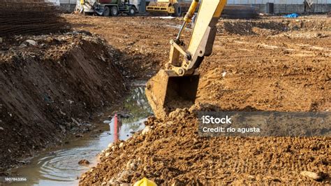 Excavator Claws At Work Stock Photo Download Image Now Agricultural