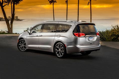 2018 Chrysler Pacifica Minivan Pricing For Sale Edmunds