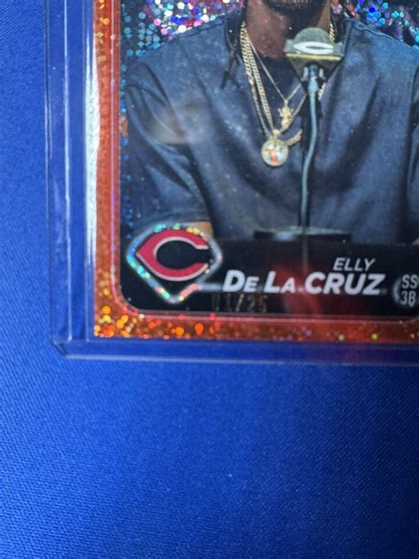 2024 Topps Chrome Elly De La Cruz RC Variation Orange Speckle Refractor