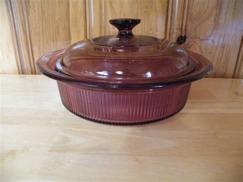 Pyrex Vision Corning Cranberry Round Casserole With Ribbing Made In Usa 4 Piece Set With Pyrex