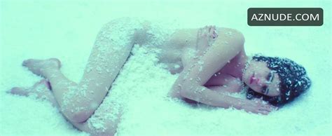 WHITE BIRD IN A BLIZZARD NUDE SCENES AZNude