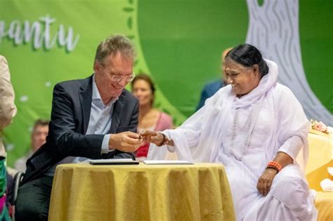 Amrita Chancellor Dr Sri Mata Amritanandamayi Devi Signs A Letter Of
