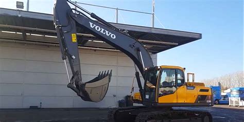 Volvo 220 Excavator Specs, Price, Weight, and Review | E-Machinery