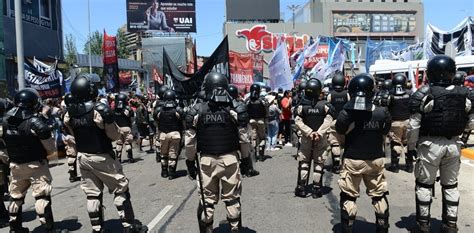 Caos De Tránsito En La Ciudad Por Cortes De Piqueteros De Izquierda En