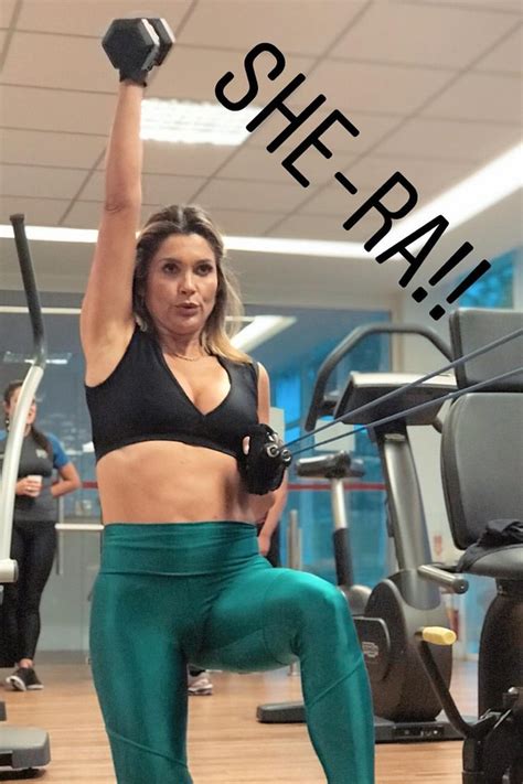 Flavia Alessandra Treina Pesado E Exibe Resultado Corpo Definido