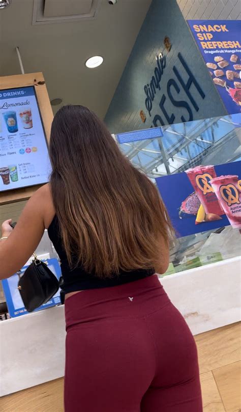 Sexy Candid Girls Thick Ass In Maroon Lulu Leggings Creepshots