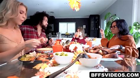 Thanksgiving Dinner Turns Into Pussy Pounding XNXX