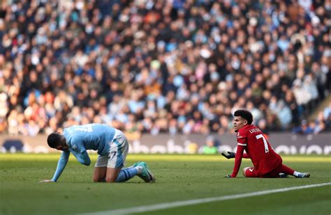 Manchester City empata Liverpool e pode perder liderança da Premier