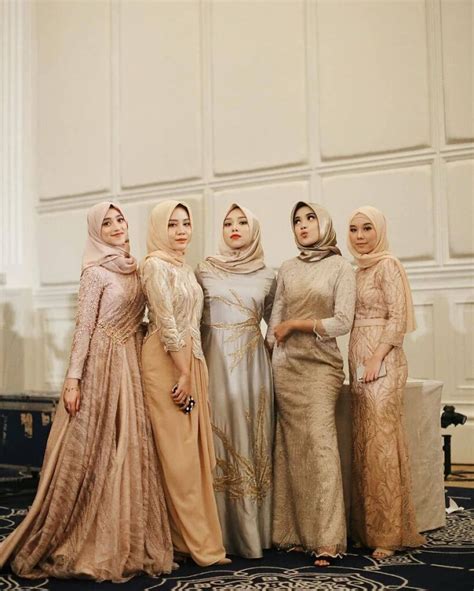 45 Model Dress Bridesmaid Hijab Modern Elegan 2020