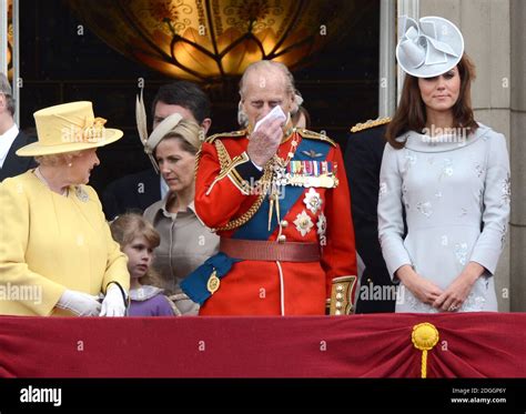 De Izquierda A Derecha Reina Isabel Sophie Condesa De Wessex