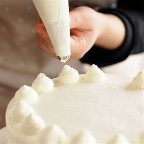 What S The Best Frosting For Piping At Nicole Ward Blog