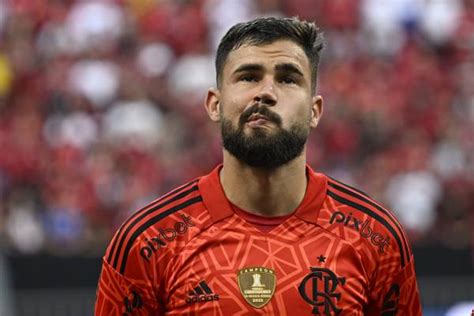 Matheus Cunha do Flamengo é citado como o goleiro mais valorizado