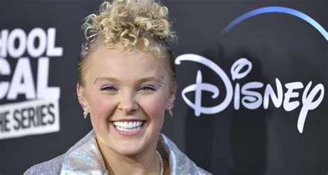 Jojo Siwa Says She Knew She Was Gay During Disney World Trip Newsfinale