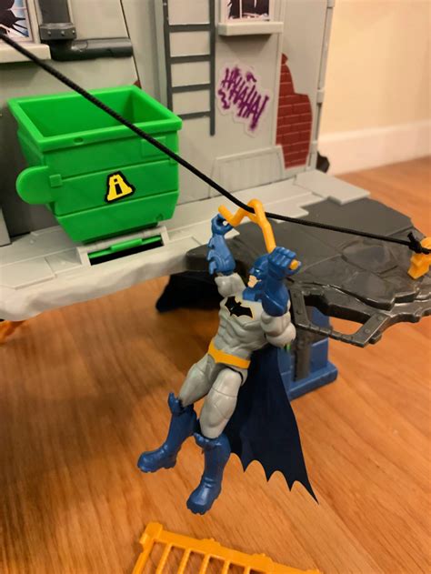 Review Batman Batcave Playset And Launch And Defend Batmobile