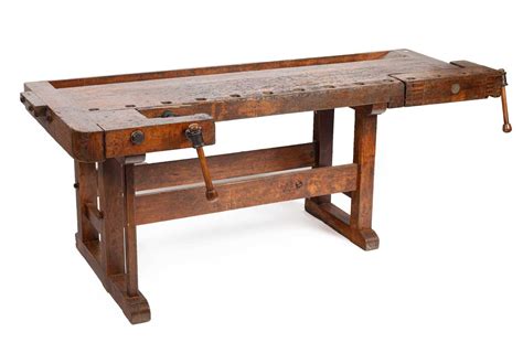 Lot 489 A Large Early 20th Century Elm Work Bench