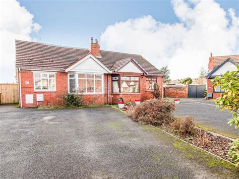 2 Bed Semi Detached Bungalow For Sale In Russell Avenue Southport Pr9