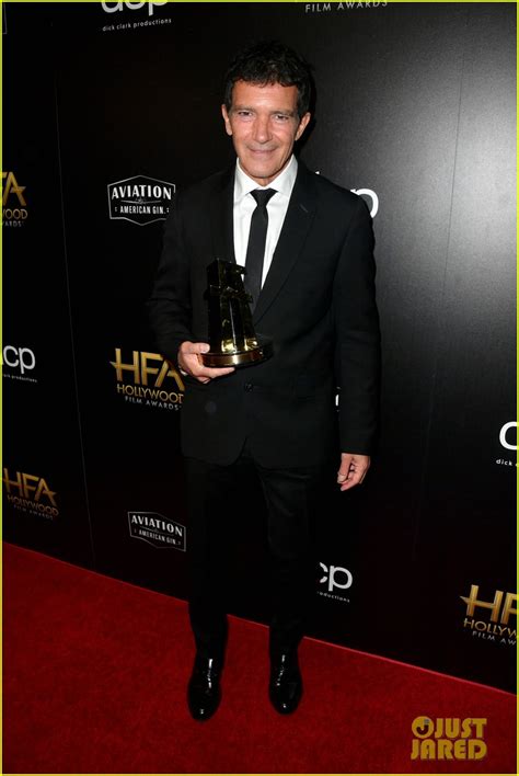 Photo: dakota johnson step dad antonio banderas hollywood film awards ...