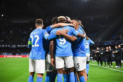 Napoli Barcellona Le Date Degli Ottavi Di Finale Di Champions League