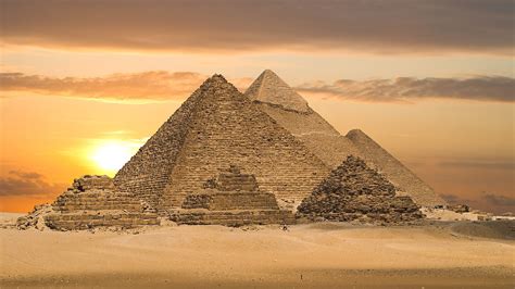 Great Pyramid Of Giza Egypt Hd Wallpaper Wallpaper Flare