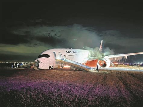 機内に白い煙が充満「外に出して」 羽田空港で炎上したjal機乗客たちが語った脱出劇：東京新聞デジタル