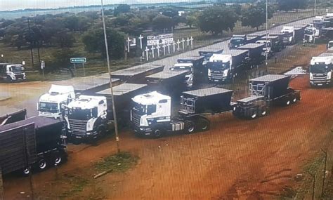 Chaos at Lebombo Border Post in Mpumalanga - LNN - Rekord