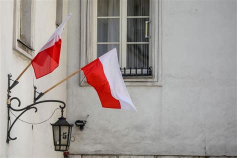 Maja W Szko Ach Na Obchody Nale Y Ubra Si Na Galowo Strefa Edukacji