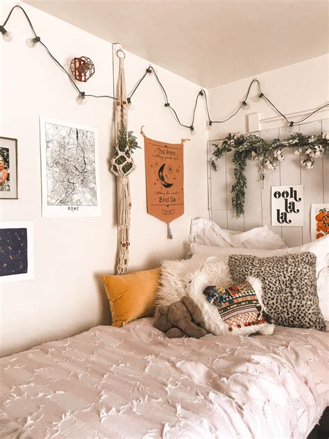 10 Pinterest Bedroom Wall Decor Ideas