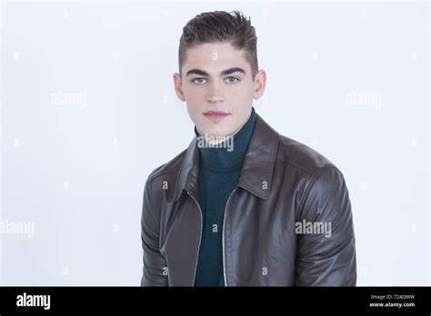 Hero Fiennes Tiffin Fotografías E Imágenes De Alta Resolución Página