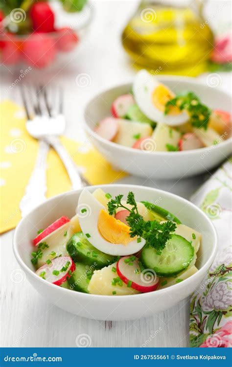 Salade De Pommes De Terre Image Stock Image Du Olive 267555661