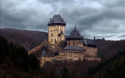 Solve CZ Karlstejn Castle Jigsaw Puzzle Online With 160 Pieces