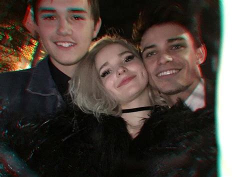 Favourites 🌹 Fotos De Dove Cameron Chicos Famosos Dove Cameron