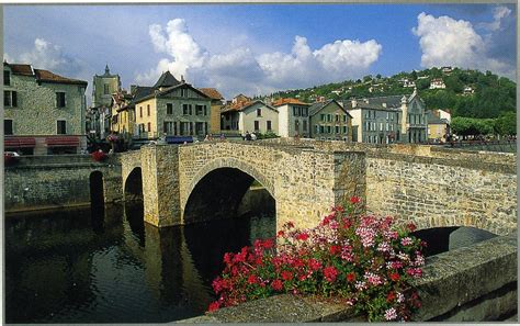 Photo à Villefranche de Rouergue 12200 Pont des Consuls ou Pont