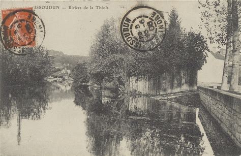 Issoudun Issoudun Rivière de la Théols Carte postale ancienne et