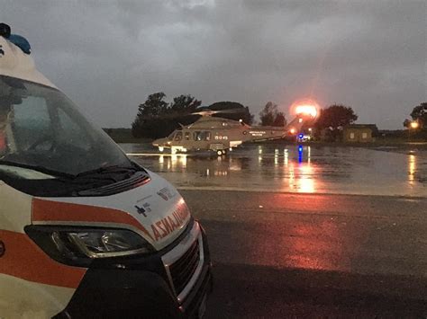 AERONAUTICA MILITARE UOMO IN PERICOLO DI VITA TRASPORTATO IN ELICOTTERO