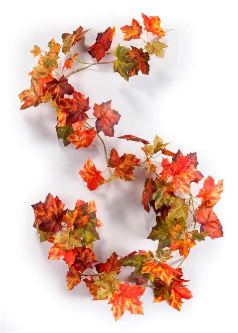 Jolie décoration de table guirlande avec feuilles d automne rouge